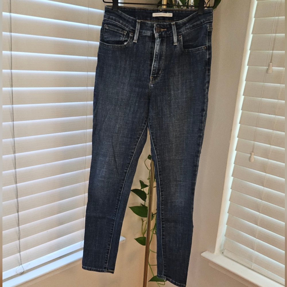 Levi's High-Rise Skinny Jeans in Dark Wash Indigo